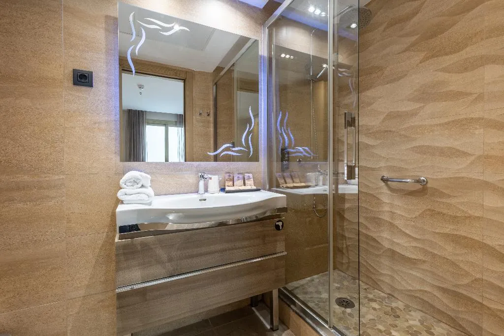DOUBLE STANDARD Room, Gran Hotel Barcino 4*S, Barcelona