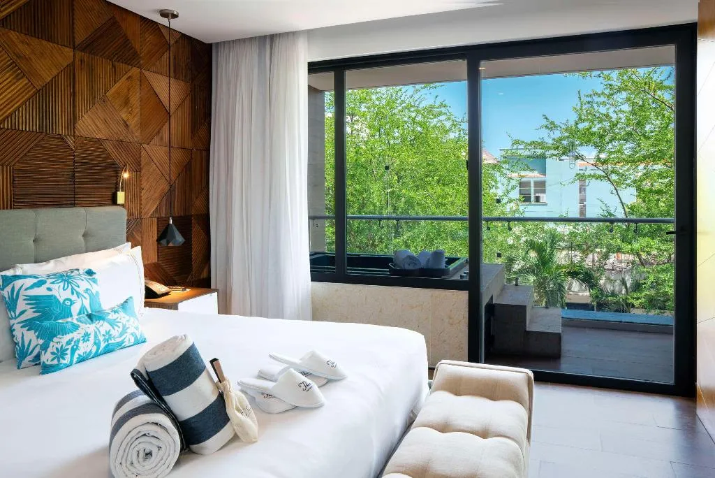 SUITE PARTIAL OCEAN VIEW ONE BEDROOM Room, The Fives Downtown Hotel, Curio by Hilton, Playa Del Carmen