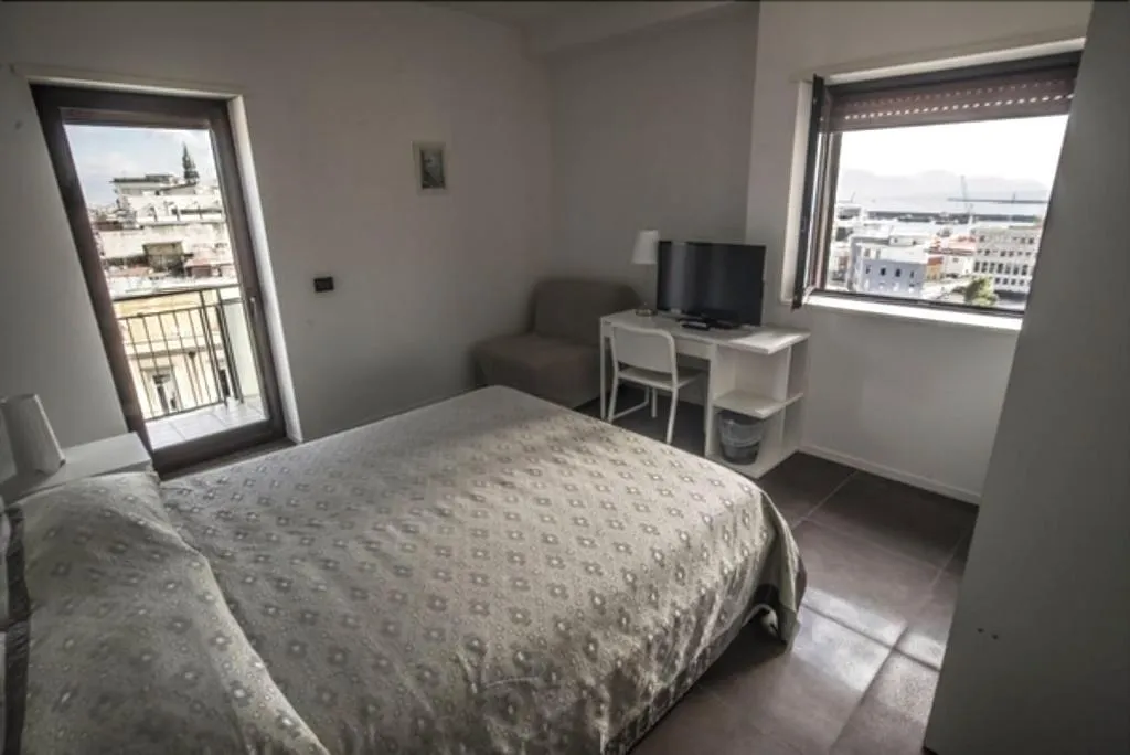 Room, B&B Locanda Mediterranea, Naples