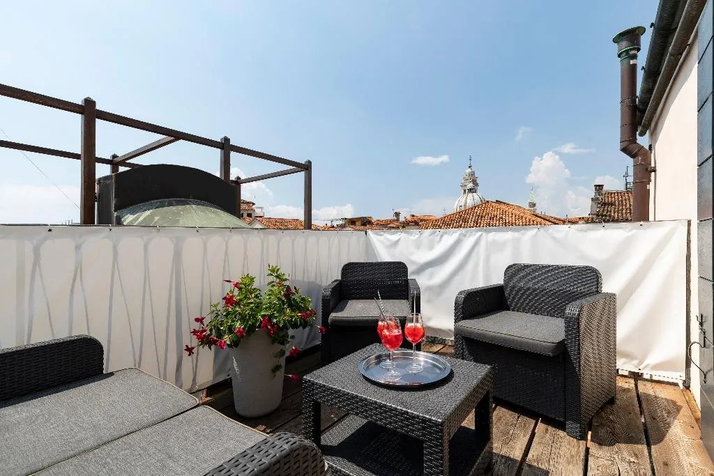 APARTMENT WITH TERRACE Room, Palazzo Schiavoni Residenza d'Epoca, Venice