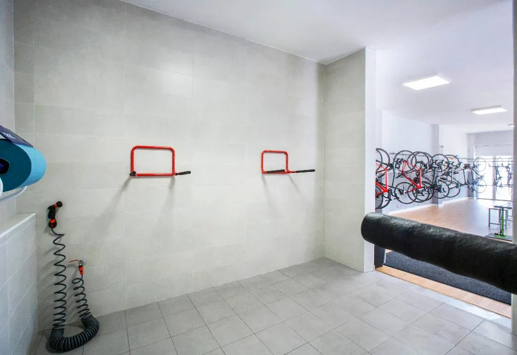 Sports and Entertainment, Viva Sunrise, Majorca