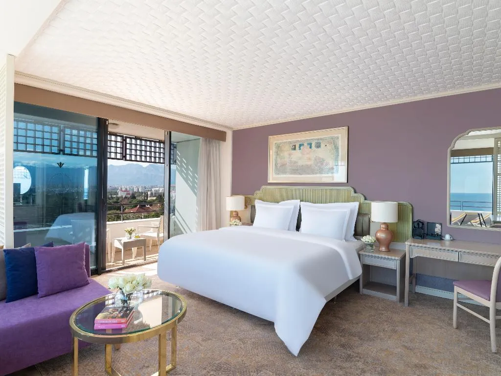 SUITE DELUXE WITH TERRACE Room, Rixos Downtown Antalya L.O.L.ThemePark Free Access, Antalya