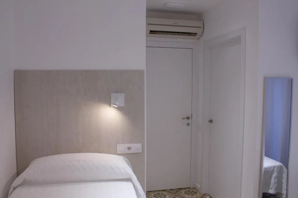 Room, Hostal Nova, Barcelona