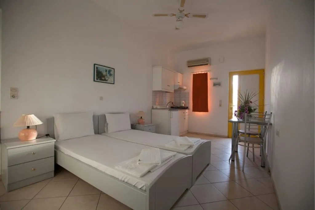Room, Cosmi Apartments, Crete