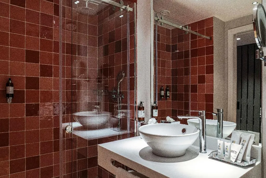 DOUBLE SINGLE USE STANDARD Room, Vincci Bonjardim, Porto