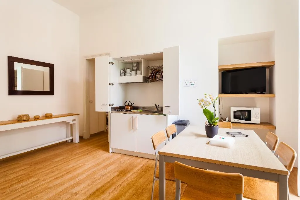 APARTMENT TWO BEDROOMS Room, Corso Italia Suites, Naples