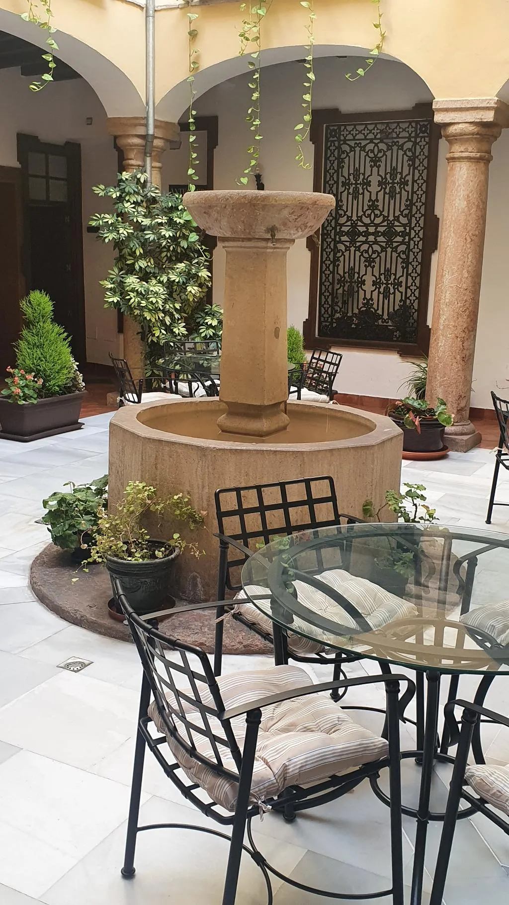 Lobby, Coso Viejo, Andalucia