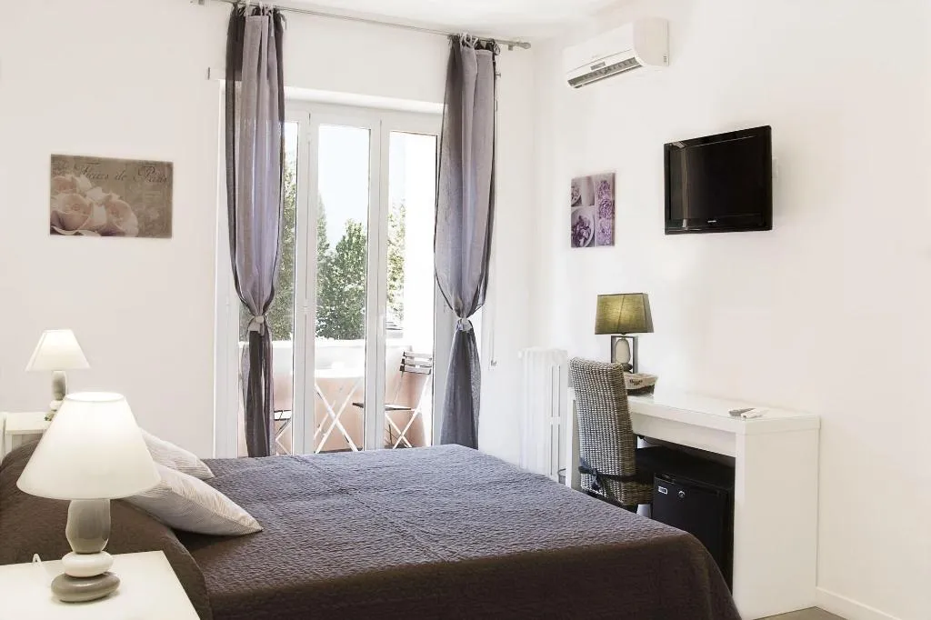 Room, Le Cupole, Rome