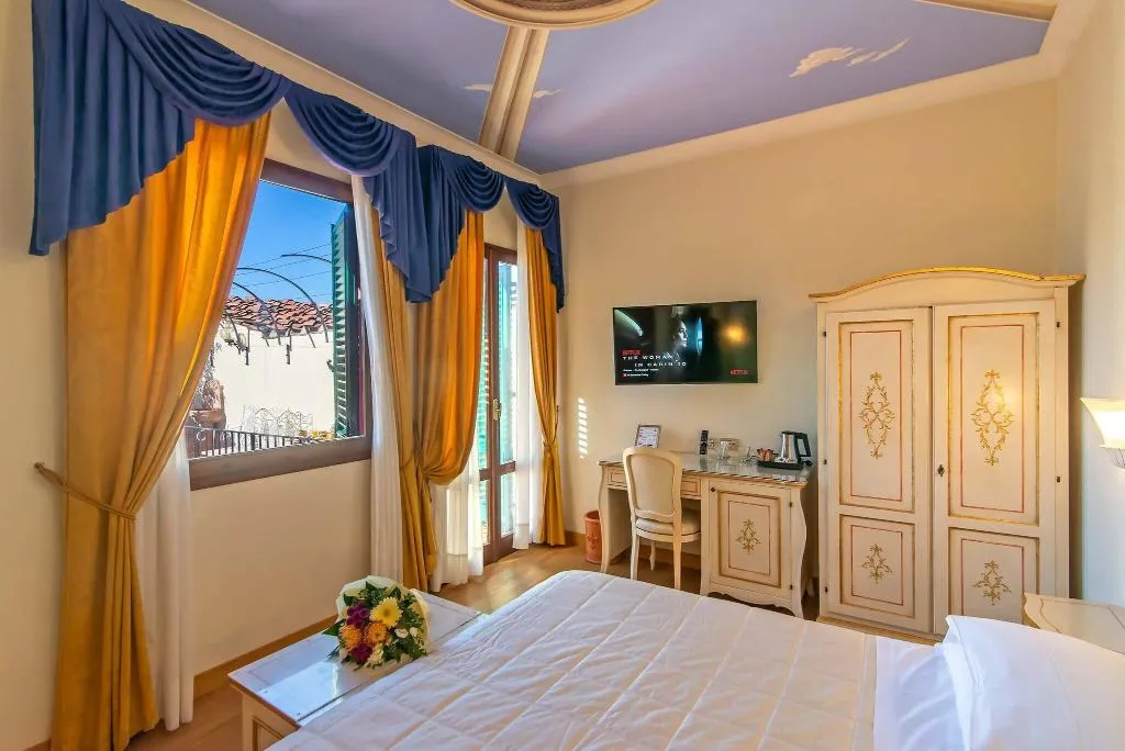 TWIN SUPERIOR Room, Porta Faenza, Florence