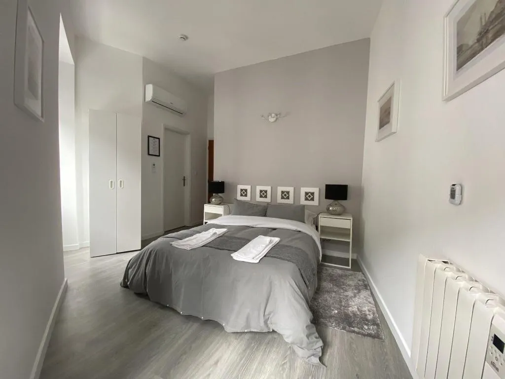 Room, Residencial Triunfo, Porto