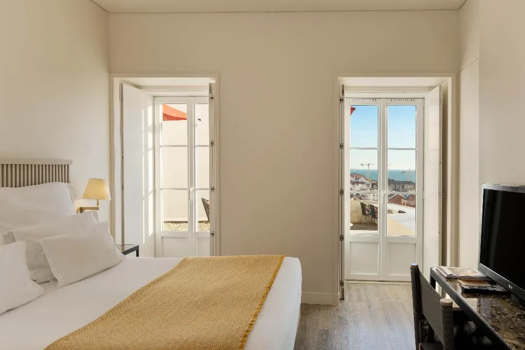 DOUBLE WITH TERRACE Room, Memmo Alfama, Lisbon