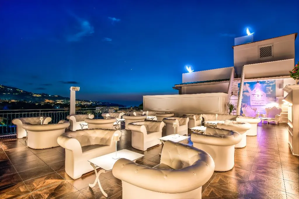 Bar, Majestic Palace, Naples