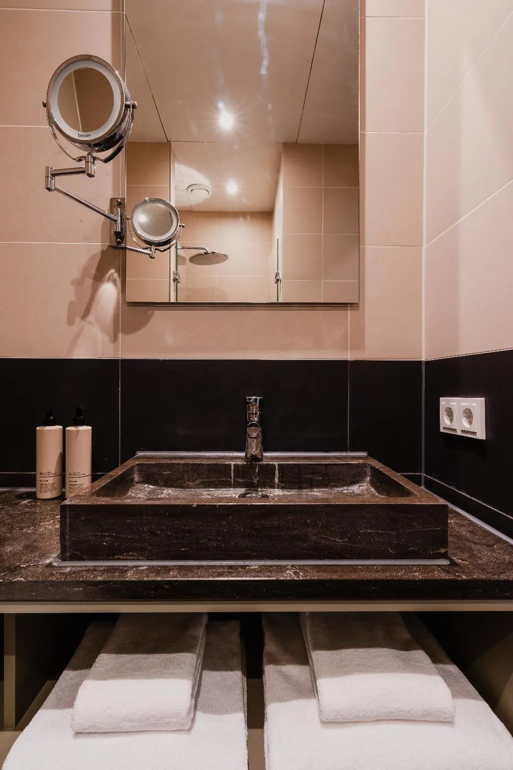 Double or Twin DELUXE Room, Hotel Roemer, Amsterdam
