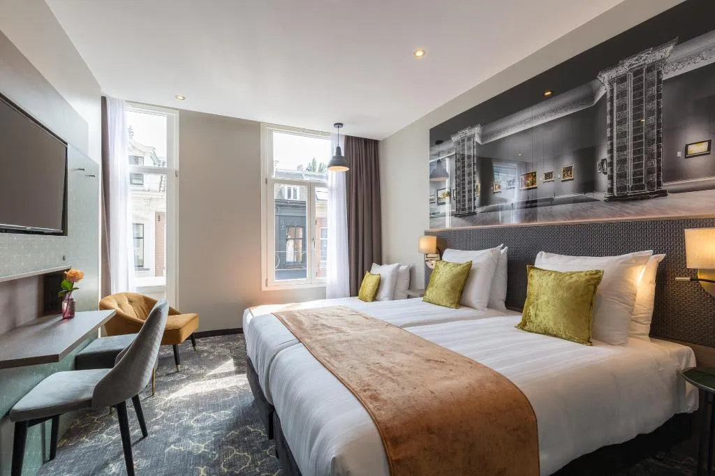 Double or Twin CAPACITY 3 Room, Leonardo Hotel Amsterdam Museum Quarter, Amsterdam