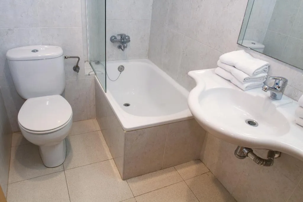 APARTMENT CAPACITY 8 THREE BEDROOMS Room, Los Peces, Costa Dorada