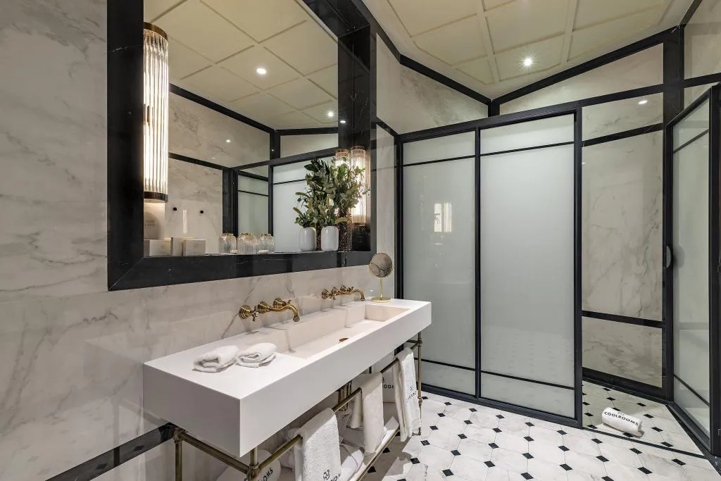 DOUBLE DELUXE KING BED Room, Hotel Coolrooms Atocha, Madrid