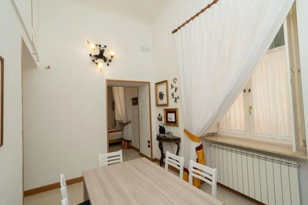 Room, Moon Luxury Rooms & Apartments, Naples