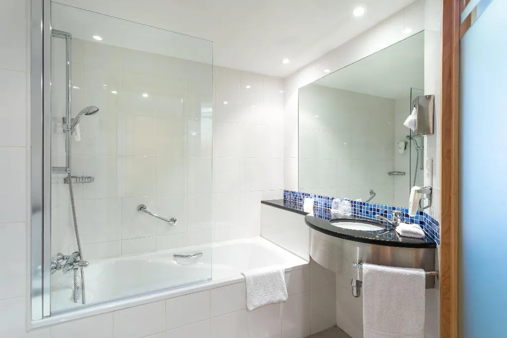 DOUBLE NON SMOKING Room, Holiday Inn Express Lisbon-Oeiras, Lisbon