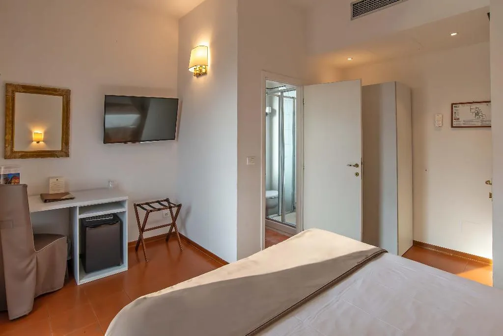 DOUBLE WITH VIEWS Room, Machiavelli Palace, Florence