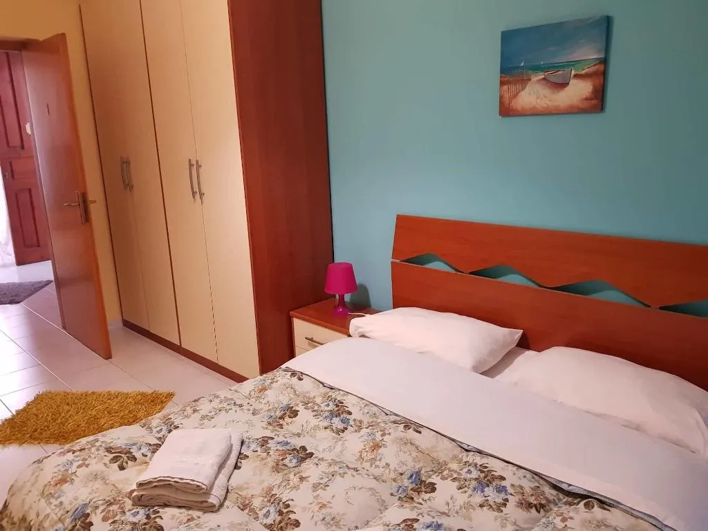 Room, The Artists, Palermo