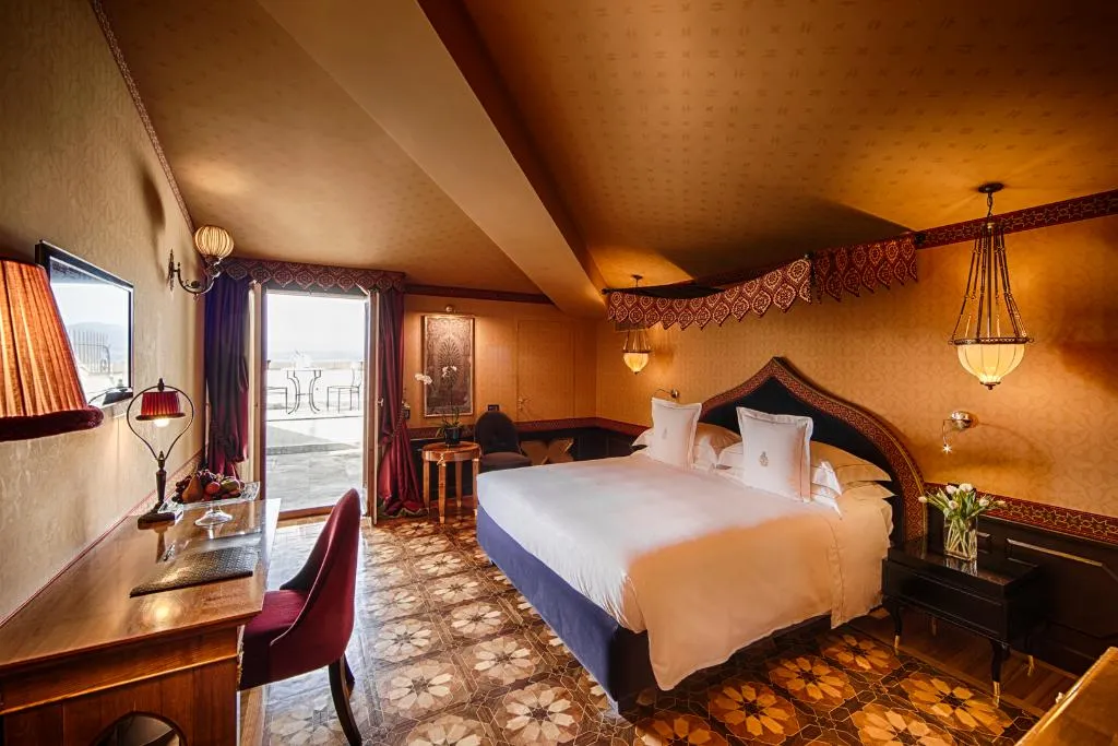 Double or Twin DELUXE Room, Villa Cora, Florence