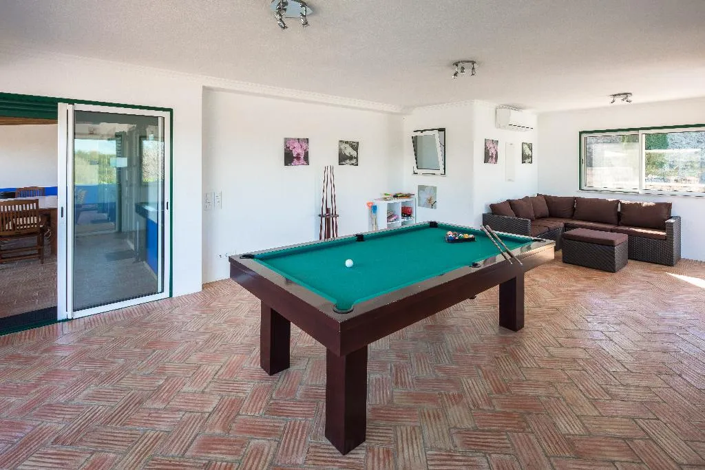 VILLA THREE BEDROOMS Room, Shantivillas, Algarve
