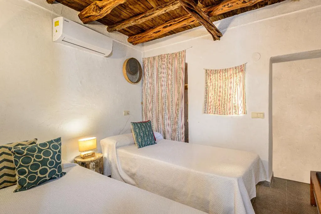 Double or Twin CAPACITY 2 Room, Agroturismo Can Prats, Ibiza