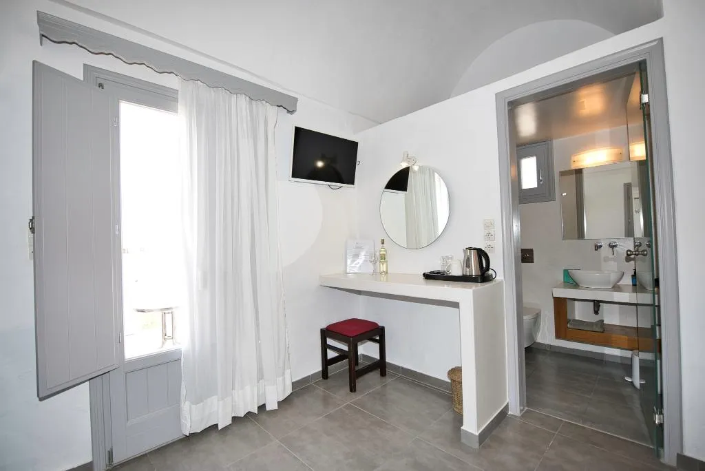 Double or Twin STANDARD Room, Anessis, Santorini