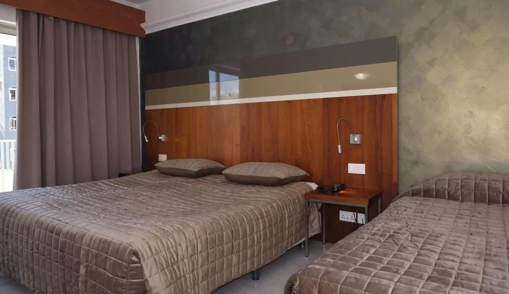 FAMILY ROOM ONE BED Room, Topaz Hotel, Malta