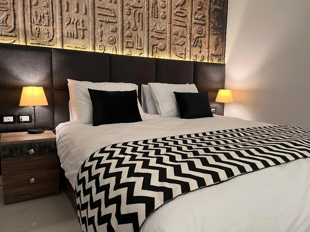 DOUBLE DELUXE KING BED Room, New Museum, Pyramids Inn, Cairo