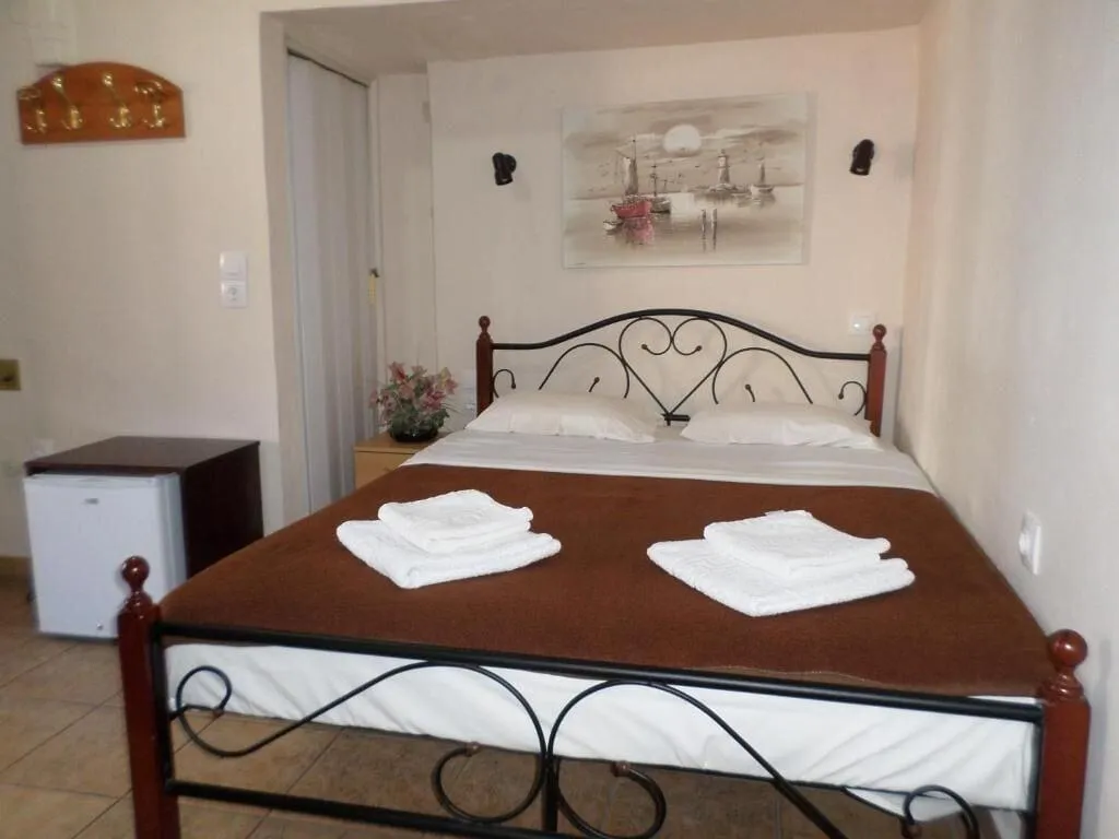 Room, Tina Economy Hotel, Crete