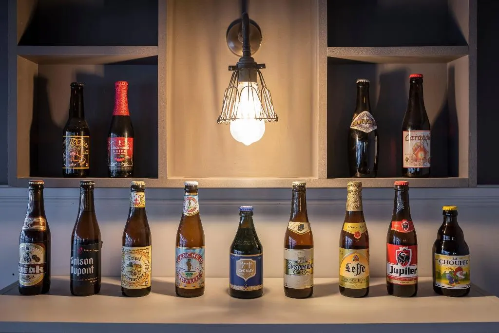 Bar, Hotel Beverly Hills, Brussels