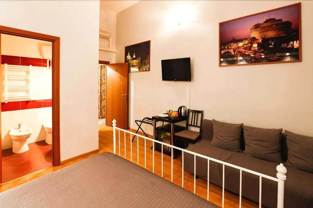 Room, Vanella Rome Domus, Naples