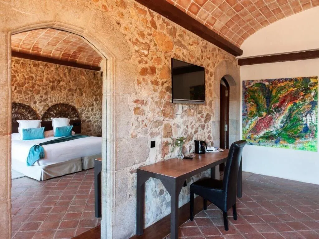 Room, Hotel Molí de l'Escala, Costa Brava