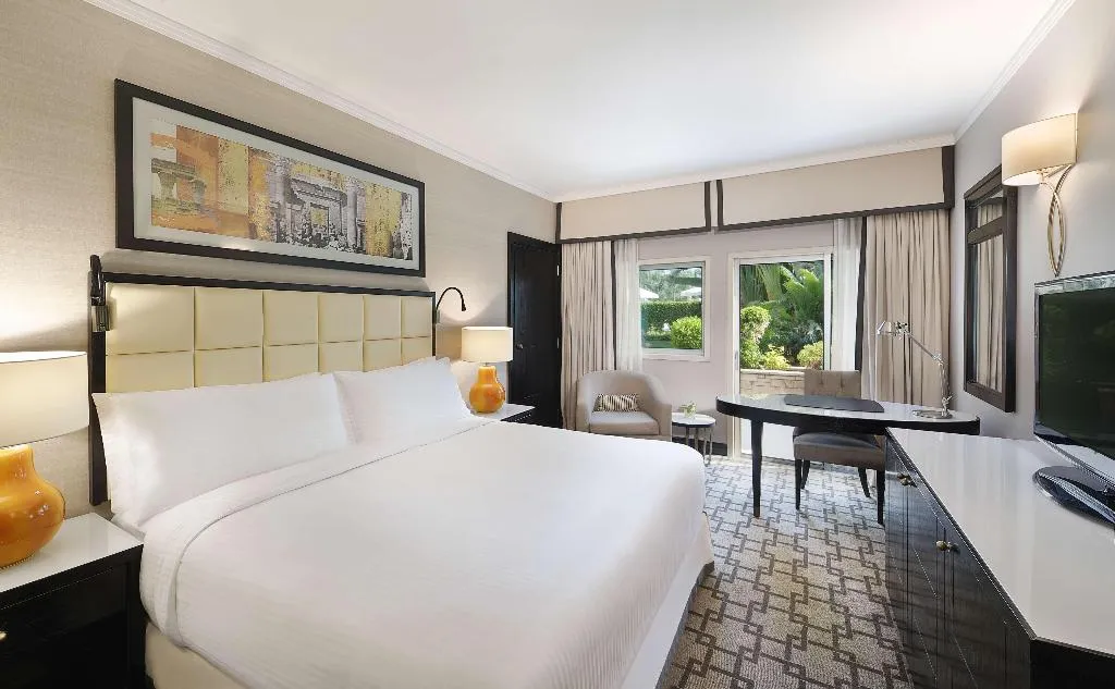 Room POOL VIEW KING BED Room, Hilton Cairo Heliopolis, Cairo