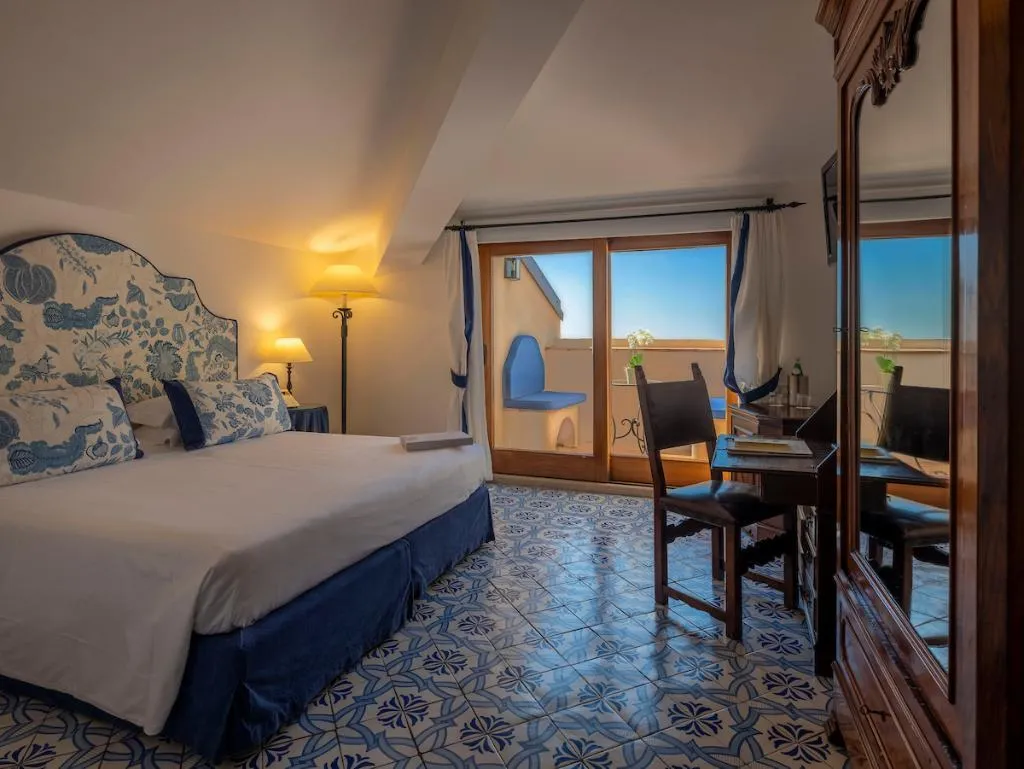Double or Twin SUPERIOR Room, Villa Cimbrone, Naples