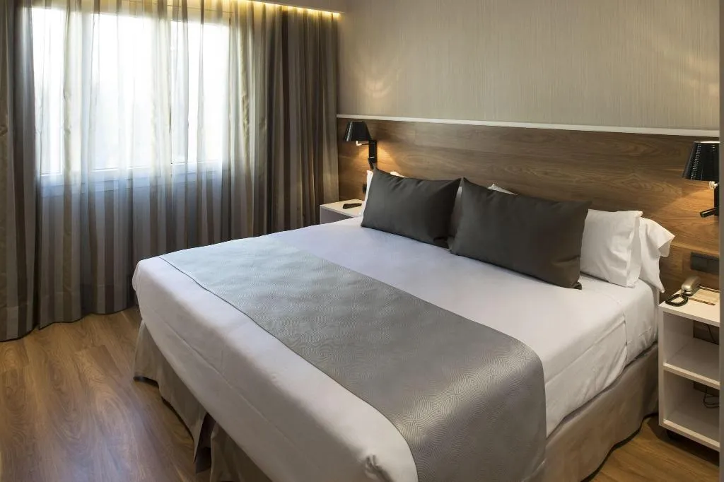 SUITE KING SIZE BED Room, Catalonia Diagonal Centro, Barcelona