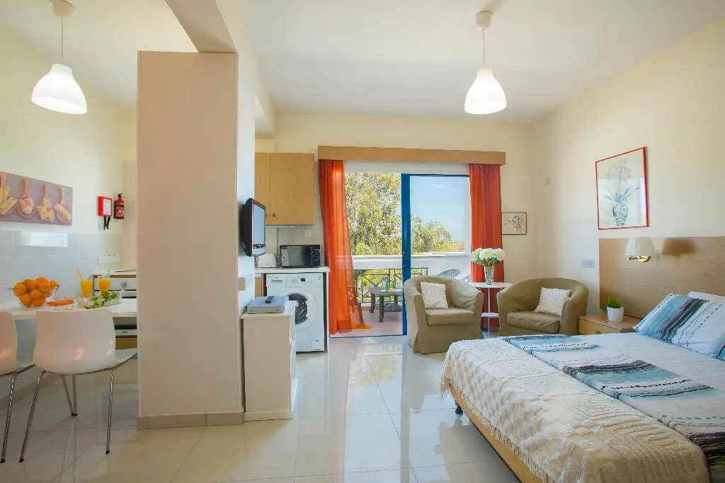 STUDIO STANDARD Room, Flouressia Gardens, Cyprus