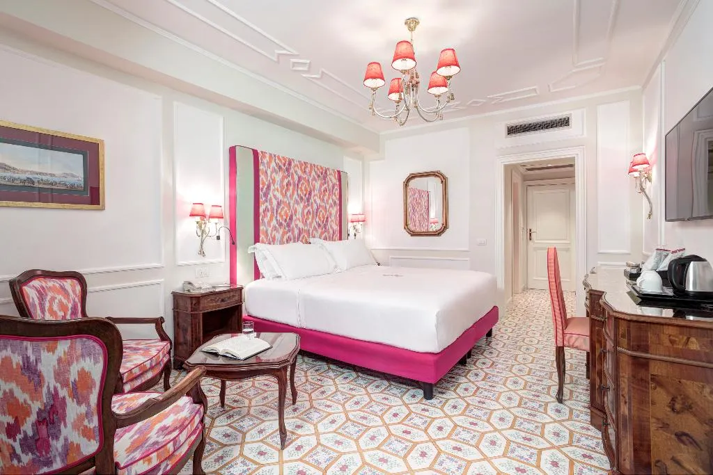 DOUBLE BASIC Room, Grand Hotel Royal, Naples