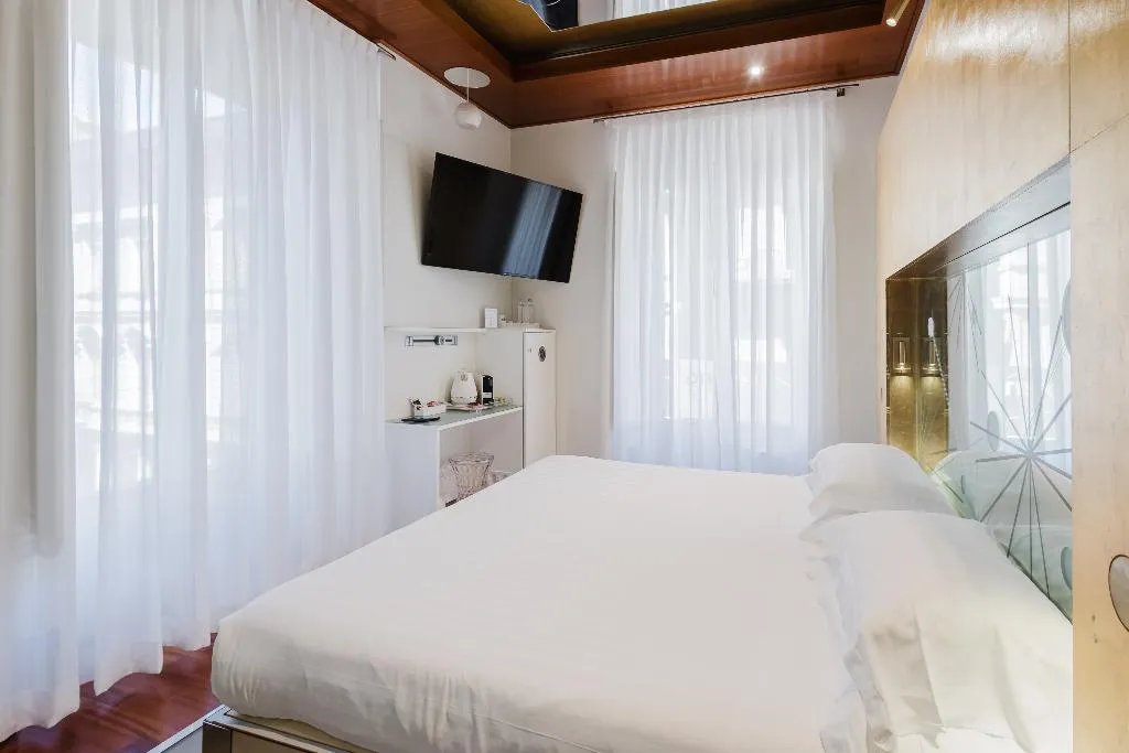 DOUBLE DELUXE Room, Hotel Trecento, Rome