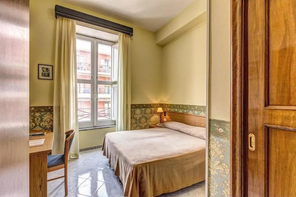 DOUBLE ECONOMY Room, Hotel Nice, Naples