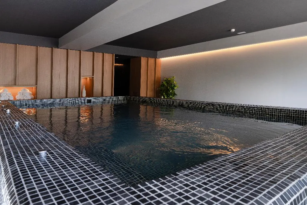 Pool, Cosmopolitan, Majorca