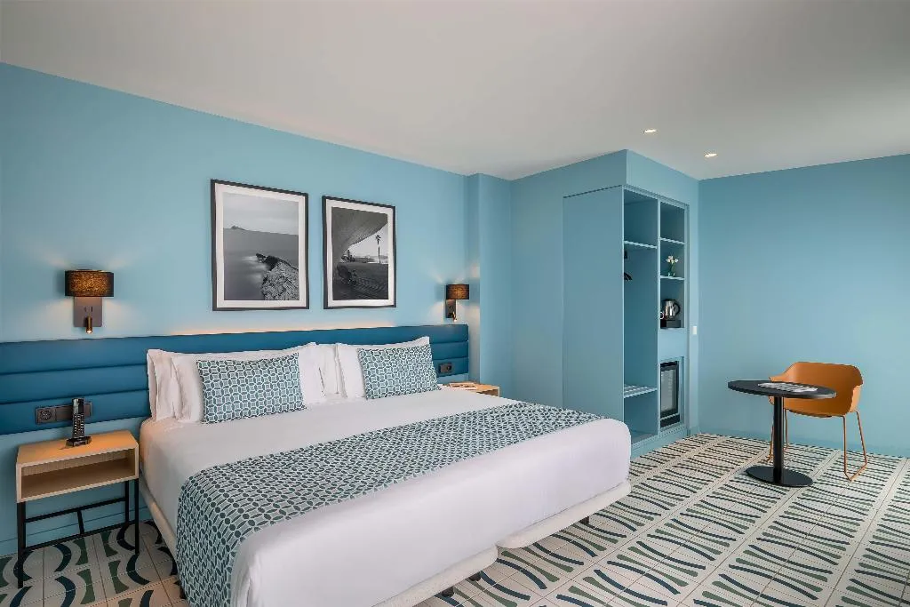 Double or Twin DELUXE SEA FRONT Room, Barcelo Benidorm Beach - Adults Recommended, Costa Blanca