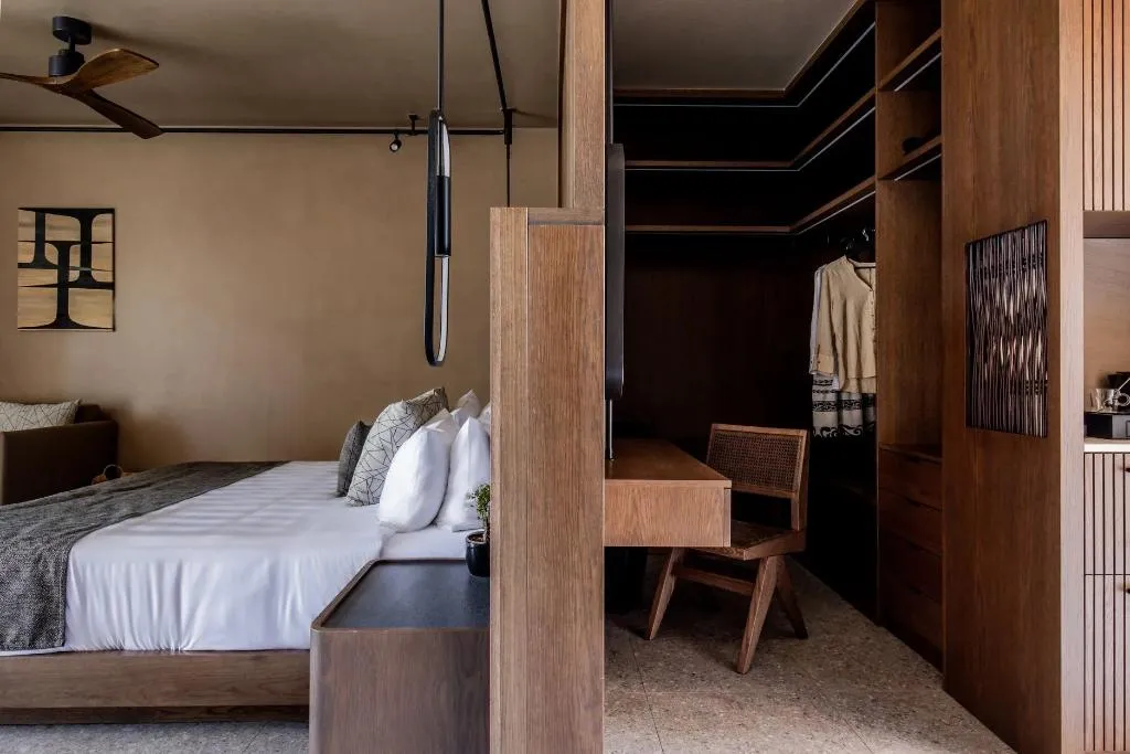 SUITE WITH PRIVATE POOL Room, Pnoe Breathing Life, Crete
