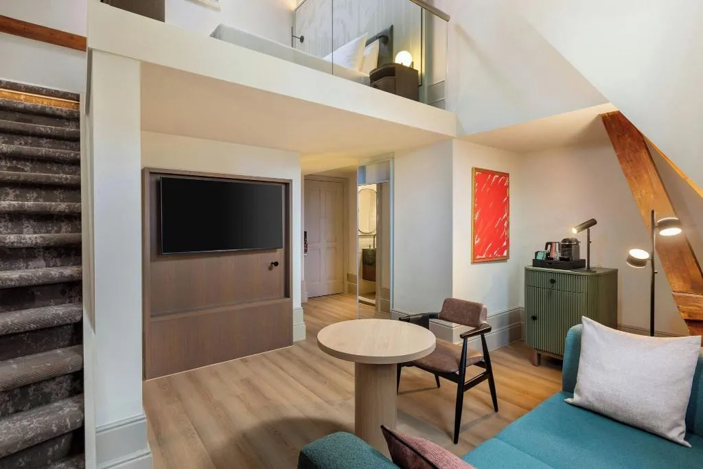 JUNIOR SUITE KING SIZE BED Room, College Hotel Amsterdam, Autograph Collection, Amsterdam
