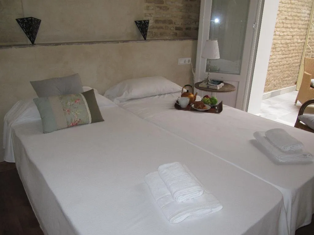 Room, Life Apartments San Vicente, Seville