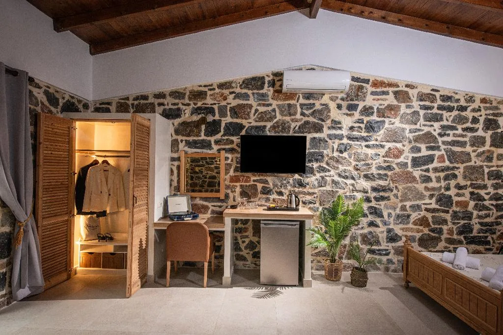 JUNIOR SUITE STANDARD Room, Balsamico Traditional Suites, Crete