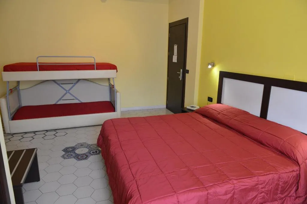 Room, Hotel Del Sole, Naples
