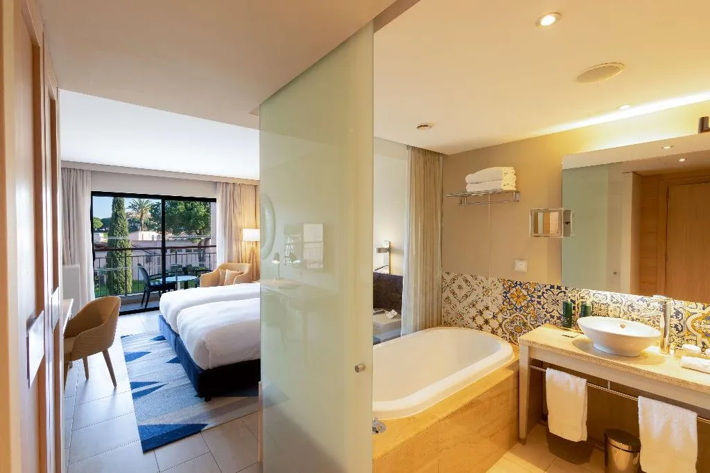 FAMILY ROOM STANDARD Room, Hilton Vilamoura As Cascatas Golf Resort & Spa, Algarve