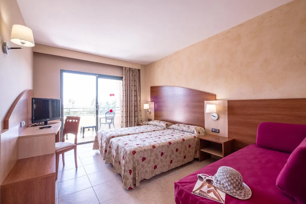Double or Twin CAPACITY 3 Room, California Palace, Costa Dorada